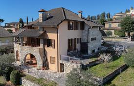15 dormitorio finca rústica 403 m² en Sinalunga, Italia. 580 000 €