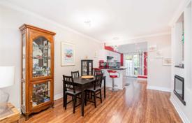 4 dormitorio casa de pueblo en East York, Canadá. C$1 160 000