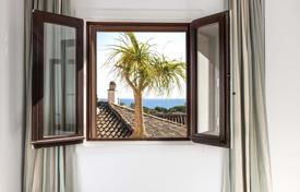 Lujosa casa adosada en Marbella. 1 495 000 €