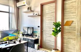 1-dormitorio apartamentos en condominio en Khlong Toei, Tailandia. $140 000