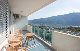 1 dormitorio piso 79 m² en Dobrota, Montenegro. 170 000 €
