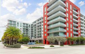 2-dormitorio apartamentos en condominio 100 m² en Doral, Estados Unidos. $455 000