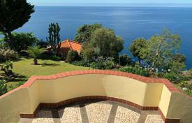 Villa – Funchal, Madeira, Portugal. 7 950 000 €