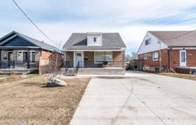 Casa de pueblo – Etobicoke, Toronto, Ontario,  Canadá. C$1 037 000