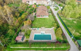 8 dormitorio villa en Piedmont, Italia. 920 000 €
