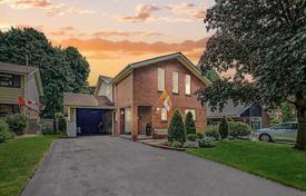 Casa de pueblo – Scarborough, Toronto, Ontario,  Canadá. C$1 126 000