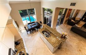 Casa de pueblo – Aventura, Florida, Estados Unidos. $1 850 000