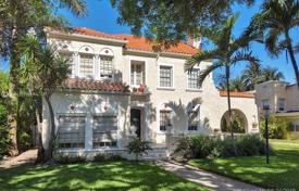 7 dormitorio villa 423 m² en Miami Beach, Estados Unidos. $2 099 000