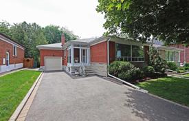 Casa de pueblo – North York, Toronto, Ontario,  Canadá. C$1 631 000