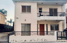 4 dormitorio chalet 310 m² en Kato Polemidia, Chipre. 620 000 €