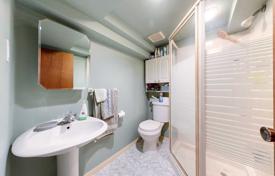 9 dormitorio casa de pueblo en Etobicoke, Canadá. C$1 593 000