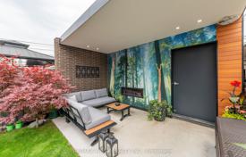9 dormitorio casa de pueblo en York, Canadá. C$2 465 000