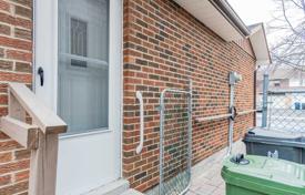 5 dormitorio adosado en Scarborough, Canadá. C$1 289 000