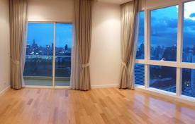 3-dormitorio apartamentos en condominio en Khlong Toei, Tailandia. $1 441 000