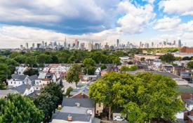 7 dormitorio adosado en Old Toronto, Canadá. C$1 579 000