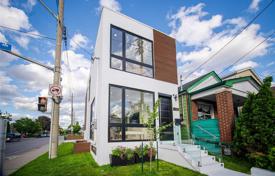 Casa de pueblo – Woodbine Avenue, Toronto, Ontario,  Canadá. C$2 254 000