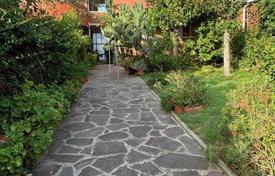 3 dormitorio piso 150 m² en Grosseto, Italia. 380 000 €