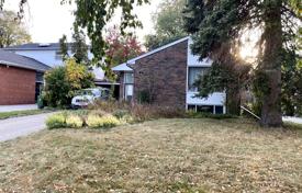 10 dormitorio casa de pueblo en Etobicoke, Canadá. C$1 342 000
