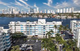 Condominio – North Miami Beach, Florida, Estados Unidos. $352 000