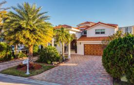Villa – Sunny Isles Beach, Florida, Estados Unidos. $3 840 000