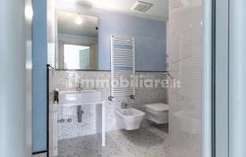 10 dormitorio piso en Lido di Camaiore, Italia. 1 100 000 €