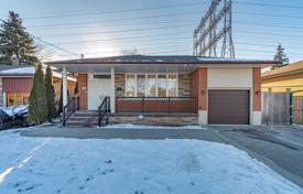 6 dormitorio casa de pueblo en Etobicoke, Canadá. C$1 425 000