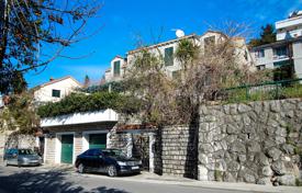 12 dormitorio chalet 590 m² en Herceg Novi (city), Montenegro. 1 000 000 €