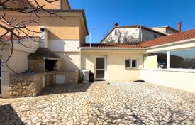 5 dormitorio casa de pueblo 353 m² en Ližnjan, Croacia. 495 000 €