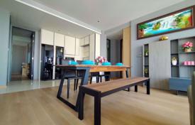 2-dormitorio apartamentos en condominio en Khlong Toei, Tailandia. $3 800  por semana
