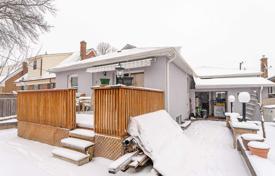 7 dormitorio casa de pueblo en Scarborough, Canadá. C$1 639 000