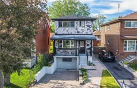 Casa de pueblo – Portland Street, Toronto, Ontario,  Canadá. C$1 253 000