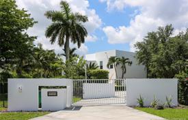 6 dormitorio villa 490 m² en Miami, Estados Unidos. $1 500 000