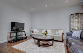 9 dormitorio casa de pueblo en Scarborough, Canadá. C$1 422 000
