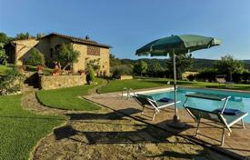 Villa – San Gimignano, Siena, Toscana,  Italia. 3 200 €  por semana