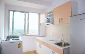 2-dormitorio apartamentos en condominio en Huai Khwang, Tailandia. $213 000