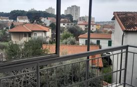 2 dormitorio piso 130 m² en Pula, Croacia. 290 000 €