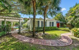 8 dormitorio villa 270 m² en Miami, Estados Unidos. $1 490 000