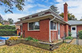 Casa de pueblo – Scarborough, Toronto, Ontario,  Canadá. C$1 718 000
