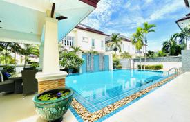 Villa – Pattaya, Chonburi, Tailandia. 466 000 €