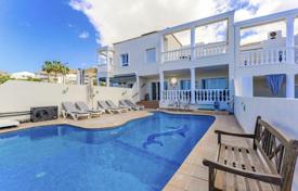 4 dormitorio adosado 364 m² en Los Cristianos, España. 850 000 €