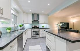 6 dormitorio casa de pueblo en Scarborough, Canadá. C$1 279 000