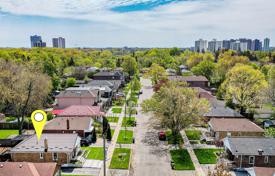 10 dormitorio casa de pueblo en Scarborough, Canadá. C$1 308 000