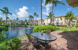 Chalet – Aventura, Florida, Estados Unidos. $1 266 000