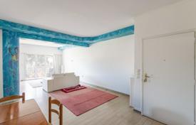 3 dormitorio piso 137 m² en Athenian Riviera, Grecia. 300 000 €