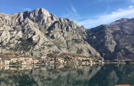 3 dormitorio chalet 330 m² en Kotor city, Montenegro. 595 000 €