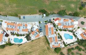 2 dormitorio adosado en Pafos, Chipre. 200 000 €