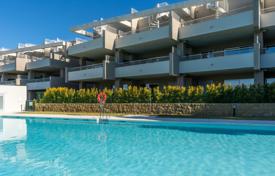 2 dormitorio piso 90 m² en Estepona, España. 370 000 €