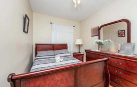 3 dormitorio adosado en York, Canadá. C$1 051 000