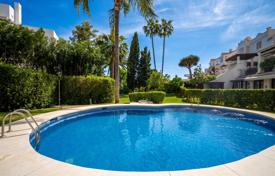 4 dormitorio adosado 330 m² en Marbella, España. 1 695 000 €