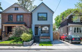 Casa de pueblo – East York, Toronto, Ontario,  Canadá. C$1 152 000